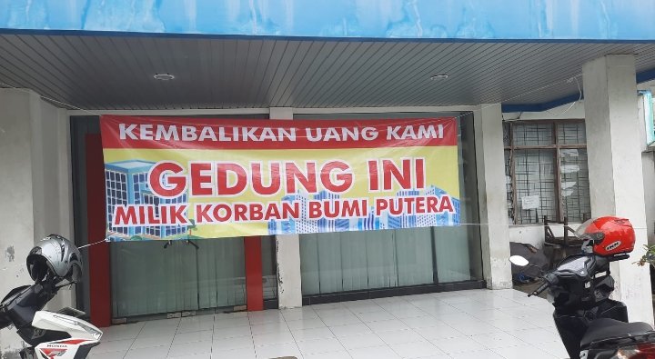 Kecewa Puluhan Nasabah Segel Kantor AJB Bumiputera Purworejo 